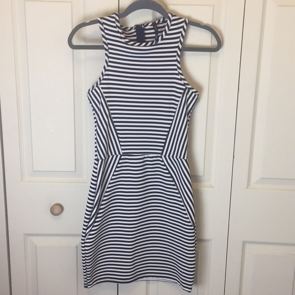 Women’s dress
